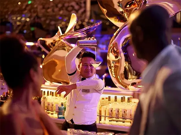 Celebrity Cruises cocktail bar