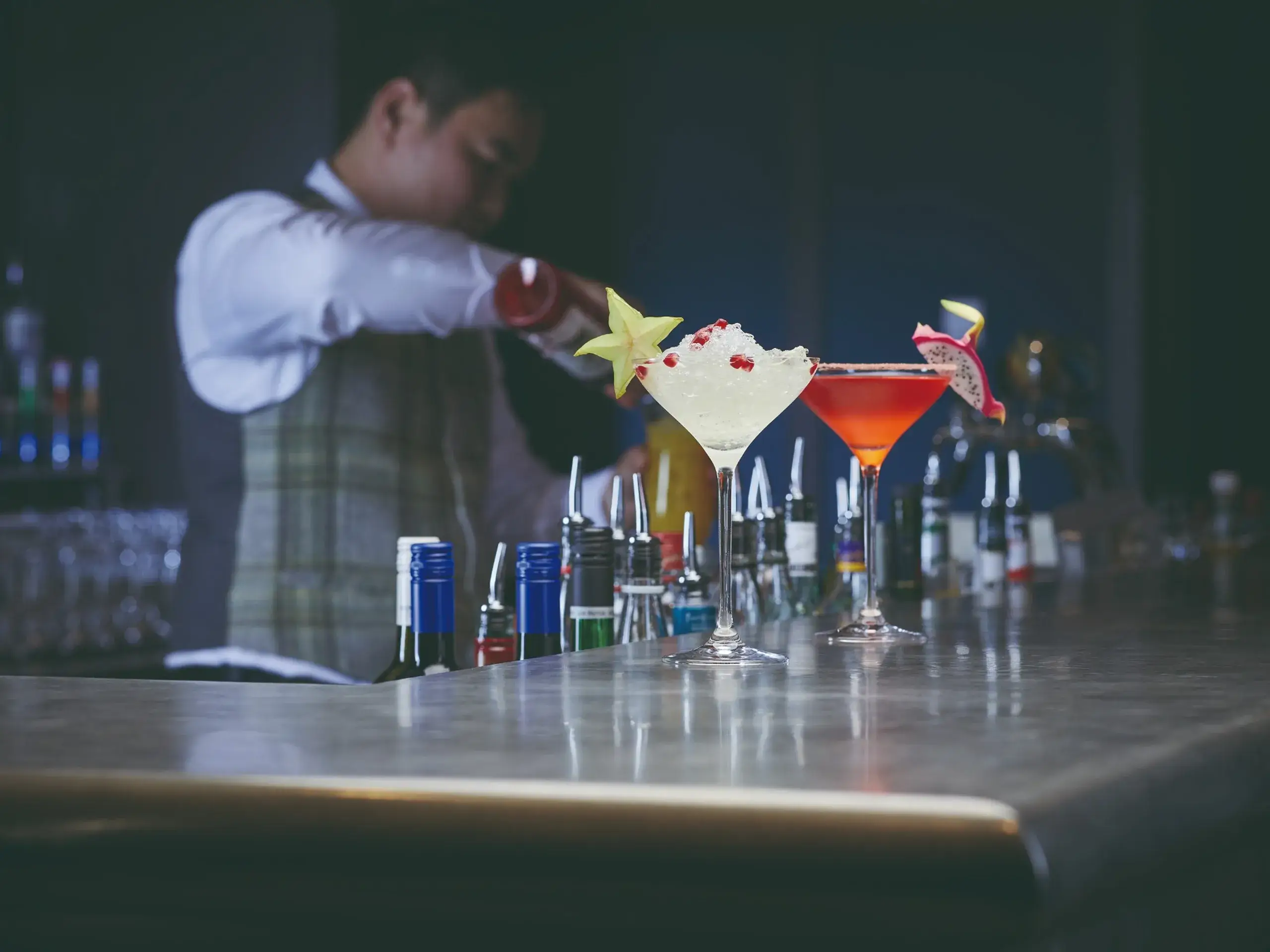 Enjoy a cocktail in the South Cape bar