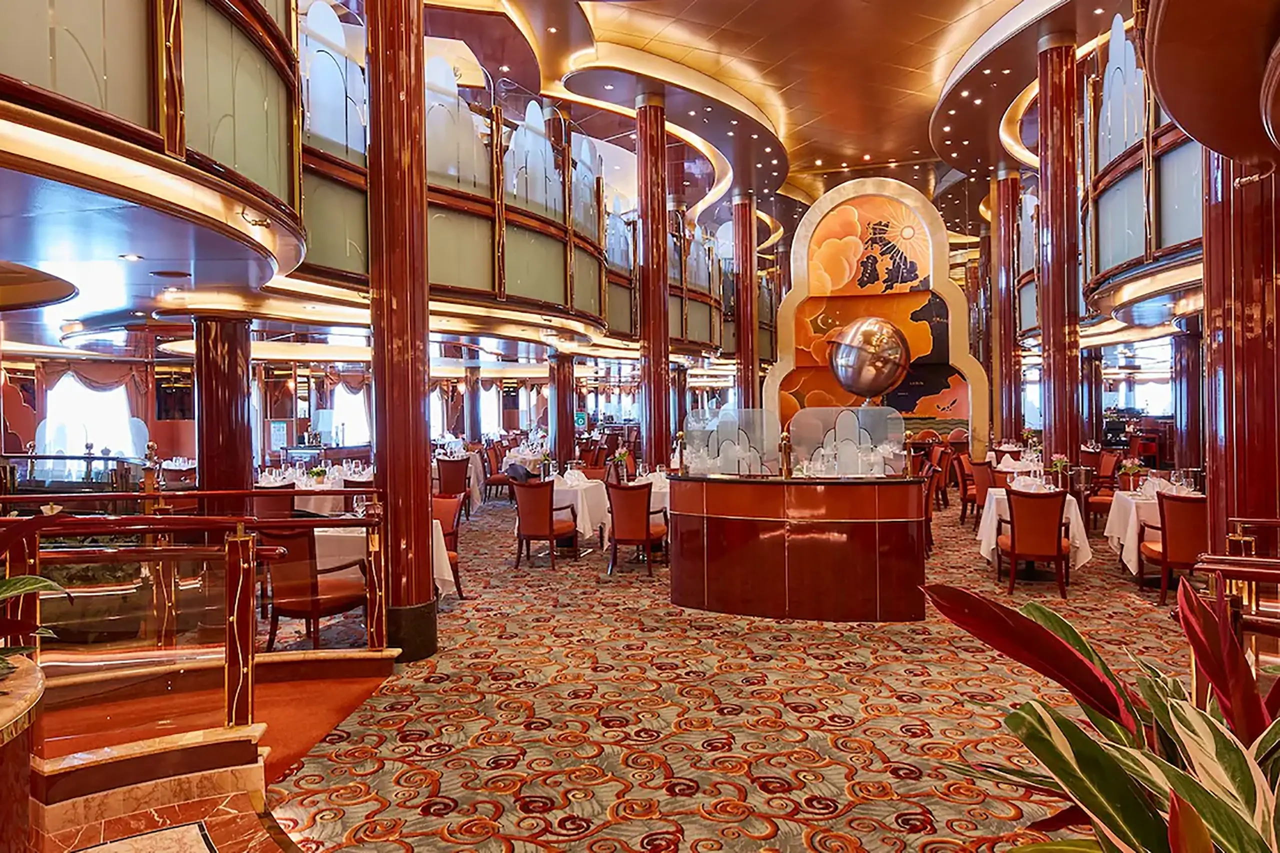 Queen Mary 2's Britannia Restaurant