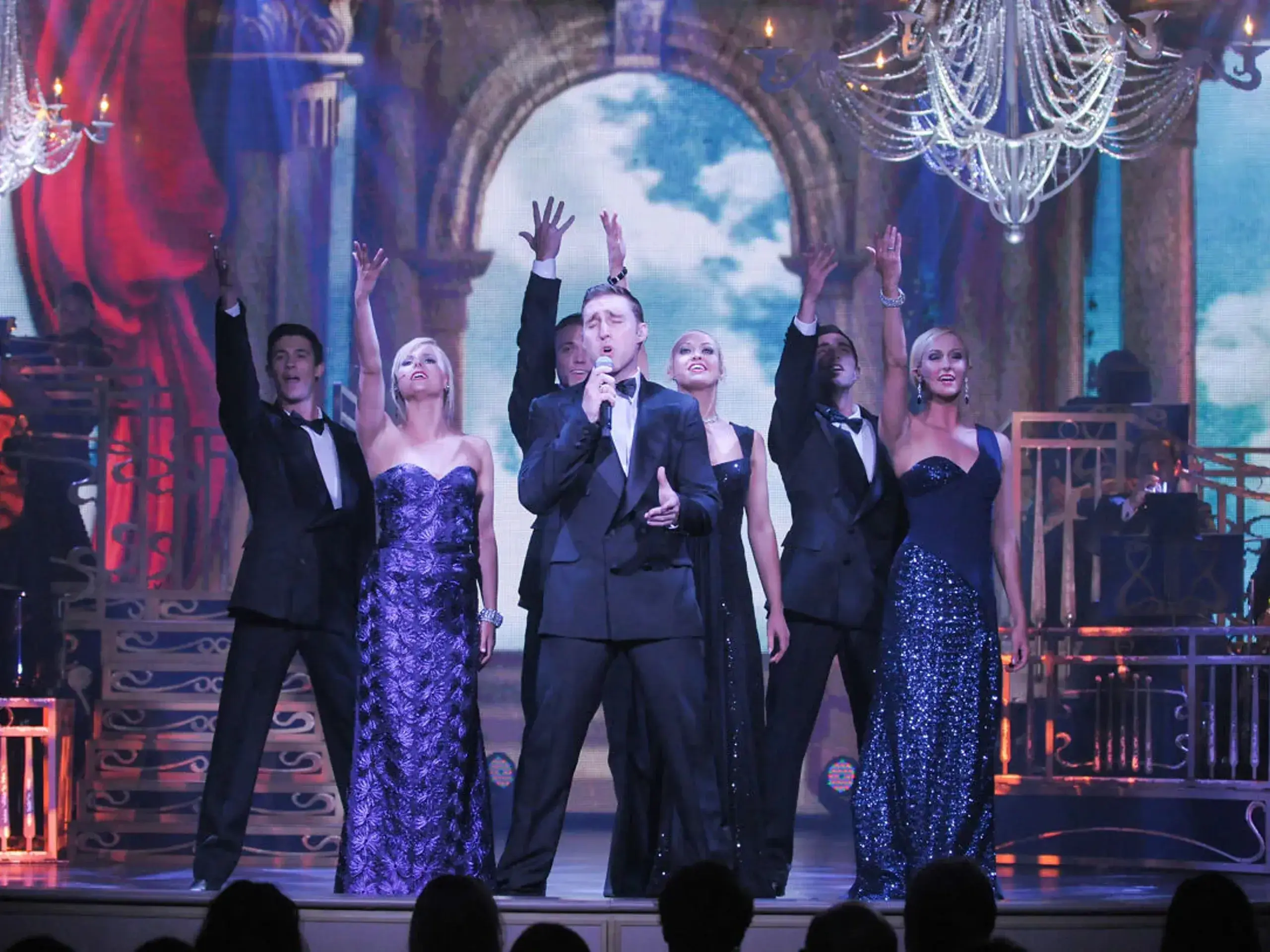 Be amazed by the pop/opera fushion show, Bravo